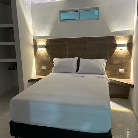 Hotel Brisas Del Mar Санта-Марта Экстерьер фото