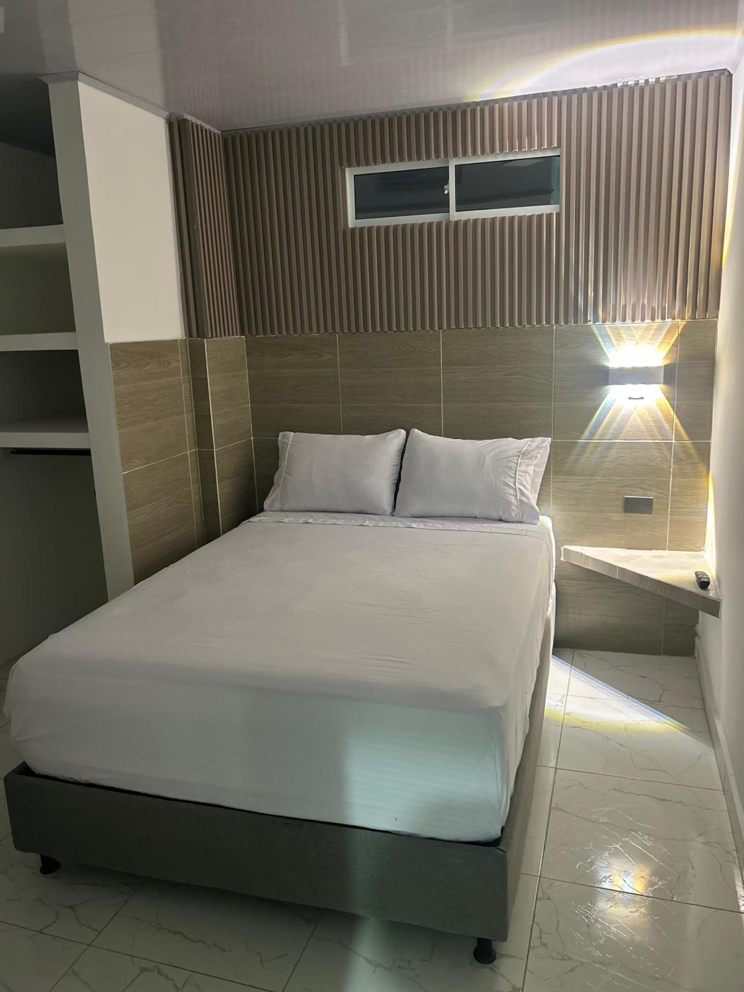 Hotel Brisas Del Mar Санта-Марта Экстерьер фото