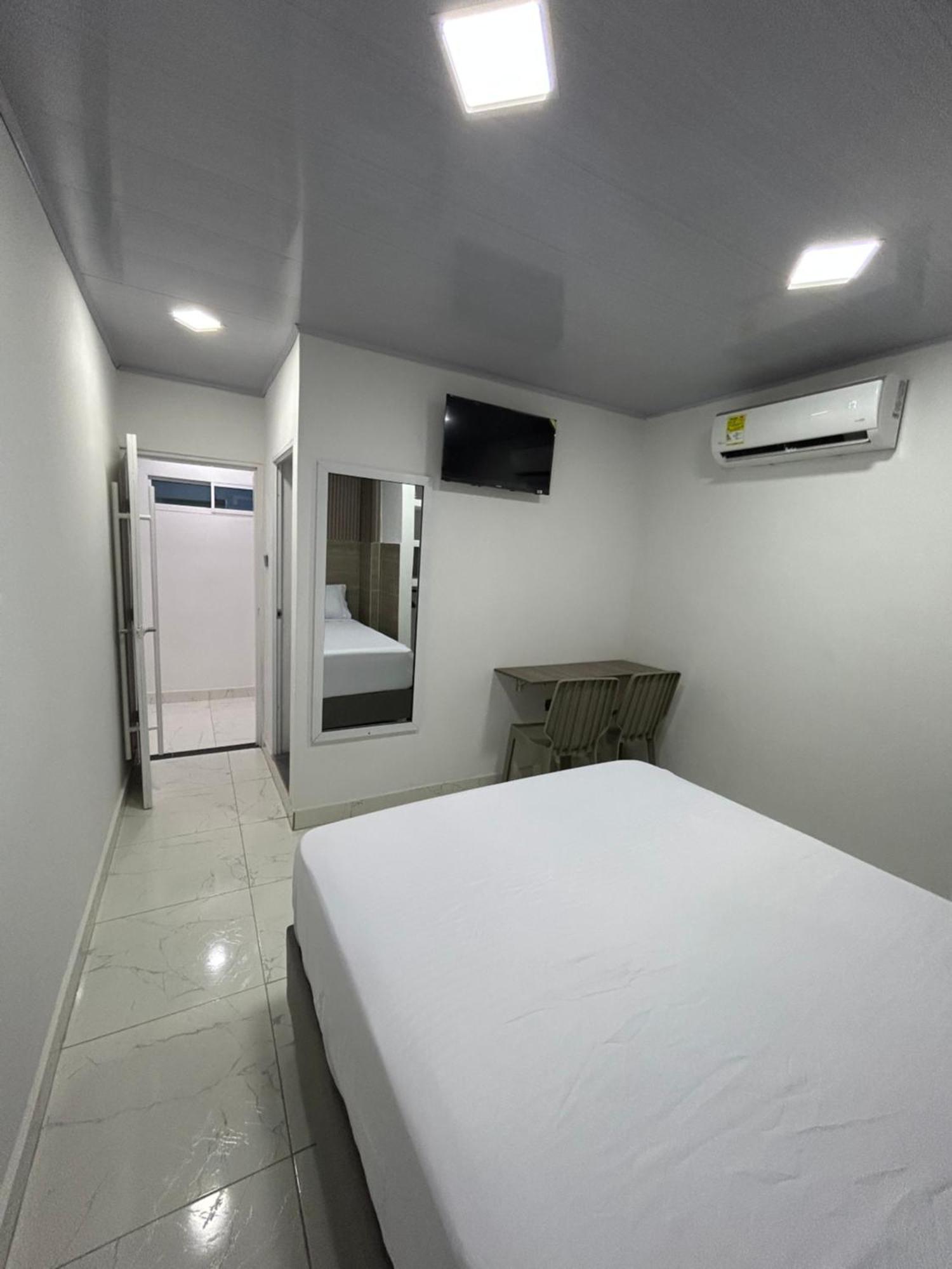 Hotel Brisas Del Mar Санта-Марта Экстерьер фото